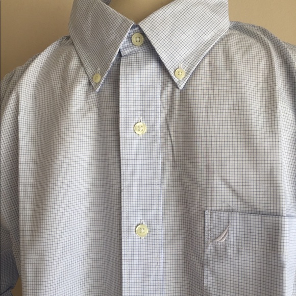 Nautica men’s shirt Button Front Blue/wht NWT - Picture 2 of 5